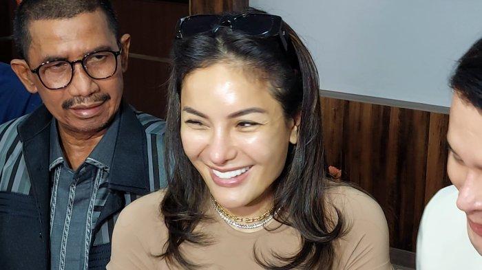 Nikita Mirzani Minta Razman di Penjara karena Ngamuk di Persidangan