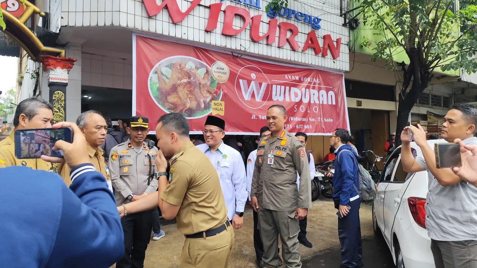 Rumah Makan Widuran Di Solo Di Tutup Karena Menjual Ayam Goreng Nonhalal