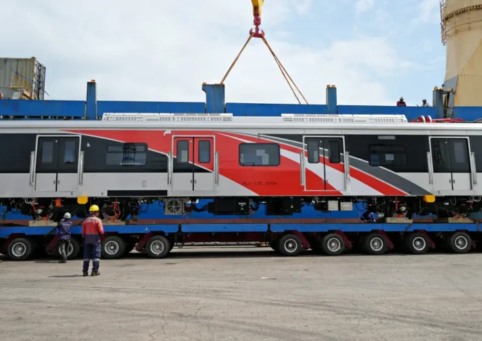 Berita Viral Hari Ini - Menjajal KRL Baru Buatan China, Mirip MRT !