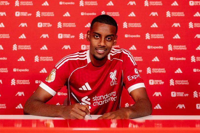 Salah Disebut Tersaingi Alexander Isak ?
