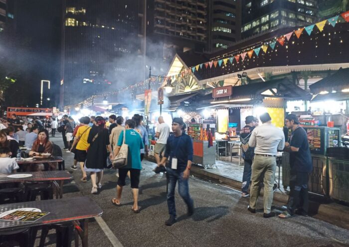 Gerai Makanan Singapura Bangkrut