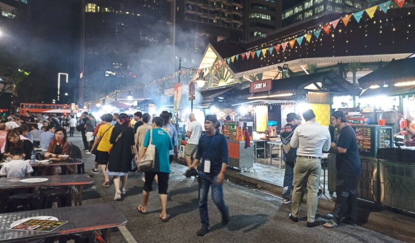 Gerai Makanan Singapura Bangkrut