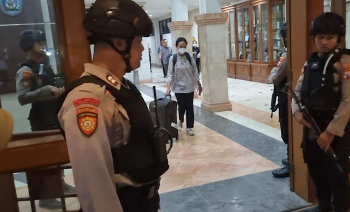 KPK Geledah Kantor Bupati Ponorogo, Bawa Tiga Koper Diduga Berisi Dokumen Penting