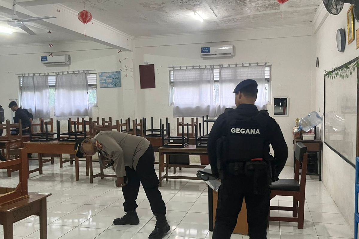 10 Sekolah di Depok Terima Ancaman Bom dan Penculikan via Email, Tim Gegana Geledah