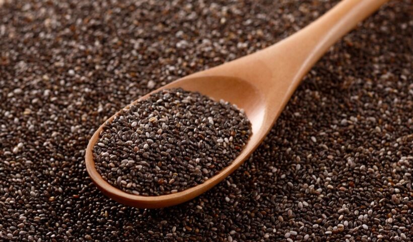 Apa Saja Manfaat Chia Seed? Ini Penjelasan Lengkap Superfood Kecil ini!