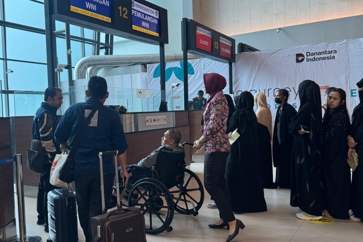 Kemlu Pulangkan 96 PMI dari Arab Saudi, Satu Diantaranya dalam Kondisi Lumpuh