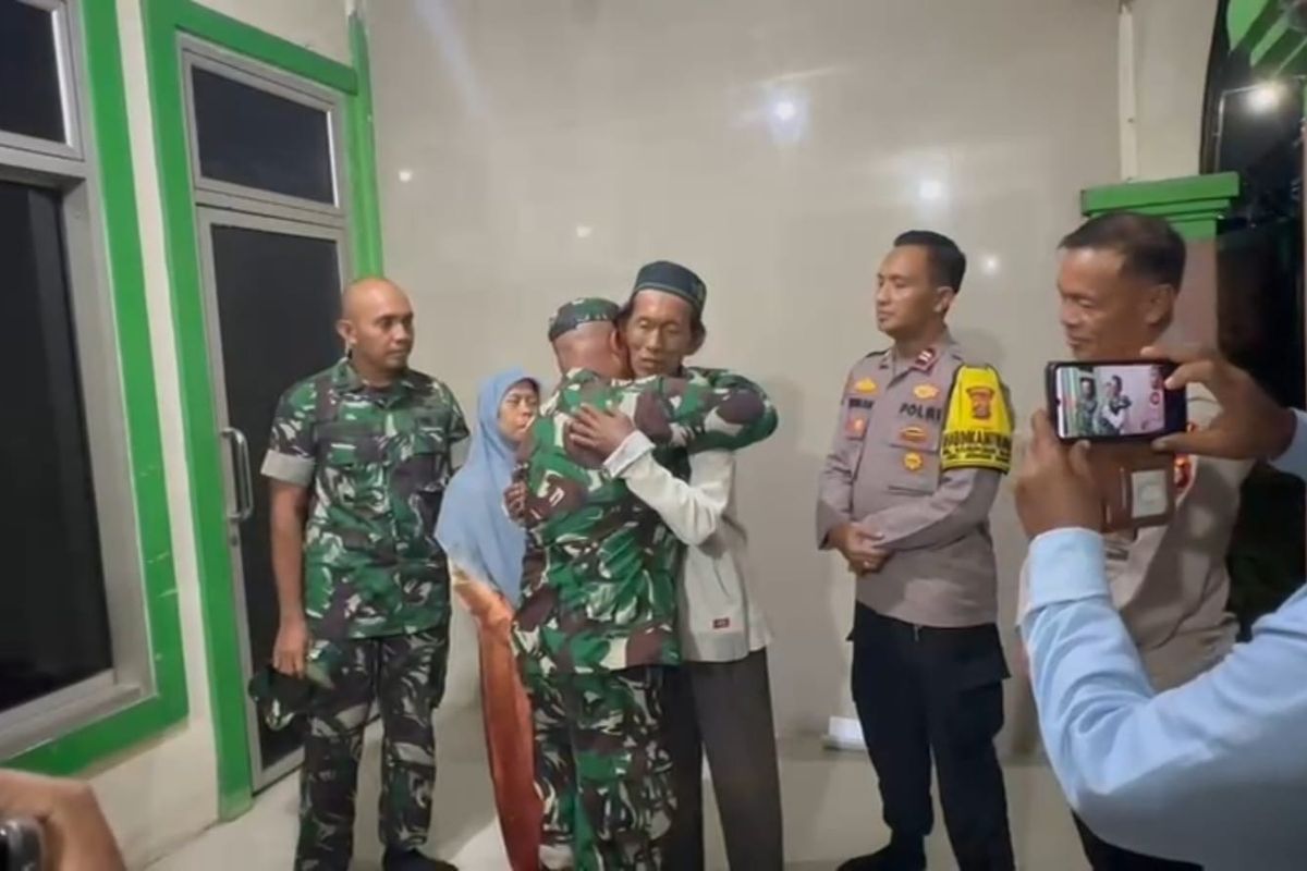 Anggota TNI dan Polri Minta Maaf kepada Penjual Es Gabus