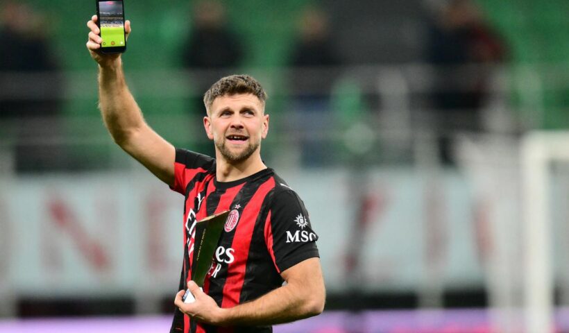 Fullkrug Jadi Pahlawan Cadangan, Allegri Peringatkan Realisme Milan Meski Kokoh di Posisi Kedua