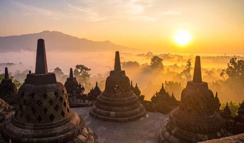 Sejarah Candi Borobudur: Kisah Kebijaksanaan yang Kembali Ditemukan