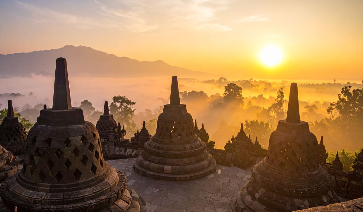 Sejarah Candi Borobudur: Kisah Kebijaksanaan yang Kembali Ditemukan