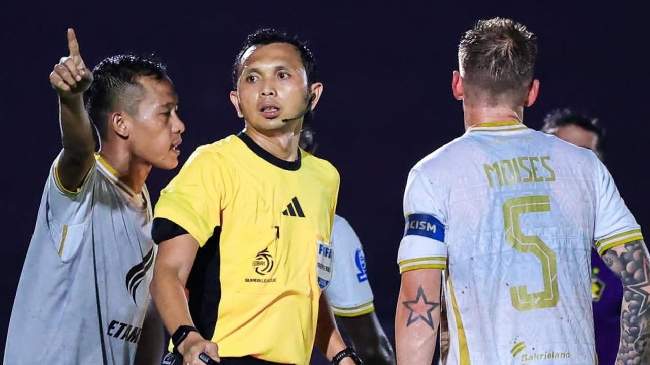 Marcos Reina Kecewa Berat: Pertahanan Buruk dan Kepemimpinan Wasit Cedera Laga Persik vs Bhayangkara