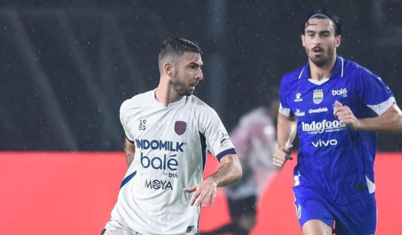 Wasit Candra Kembali Jadi Sorotan, Gol Persita Dianulir Kontroversial di Kandang Persib