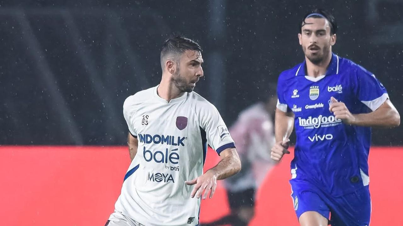 Wasit Candra Kembali Jadi Sorotan, Gol Persita Dianulir Kontroversial di Kandang Persib