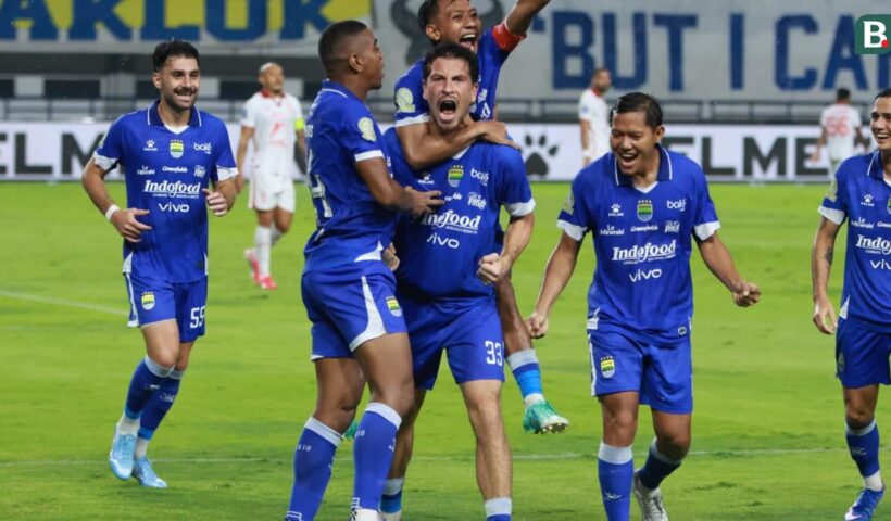 Persib Perkukuh Puncak Klasemen Usai Tundukkan Malut United 2-0