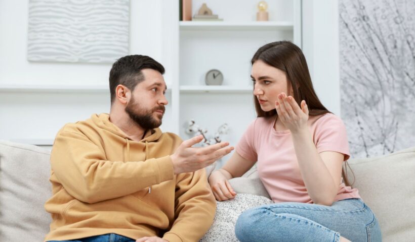 Tanda Pasangan Belum Move On dari Mantan: Kenali dan Hadapi dengan Bijak