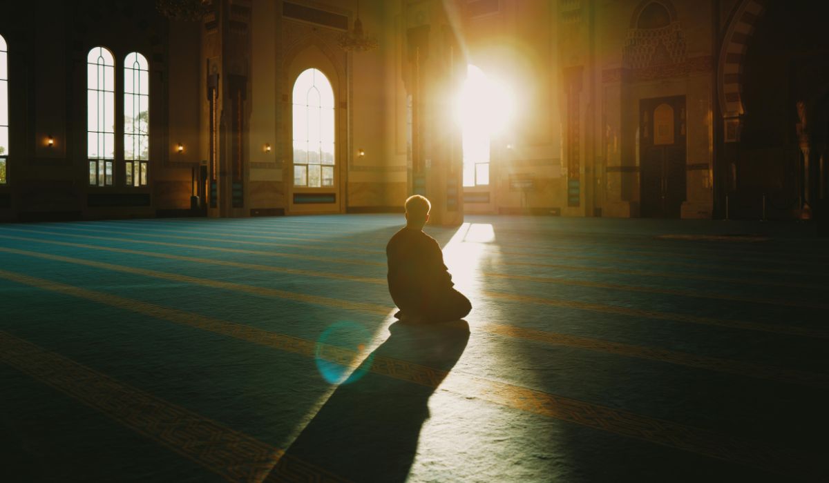 Contoh Tawakal dalam Kehidupan Sehari-hari: Antara Usaha dan Pasrah