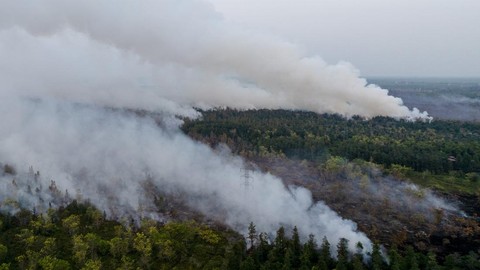 Asap Karhutla Lumpuhkan Penerbangan di Kalimantan, Bandara Singkawang Hentikan Seluruh Jadwal