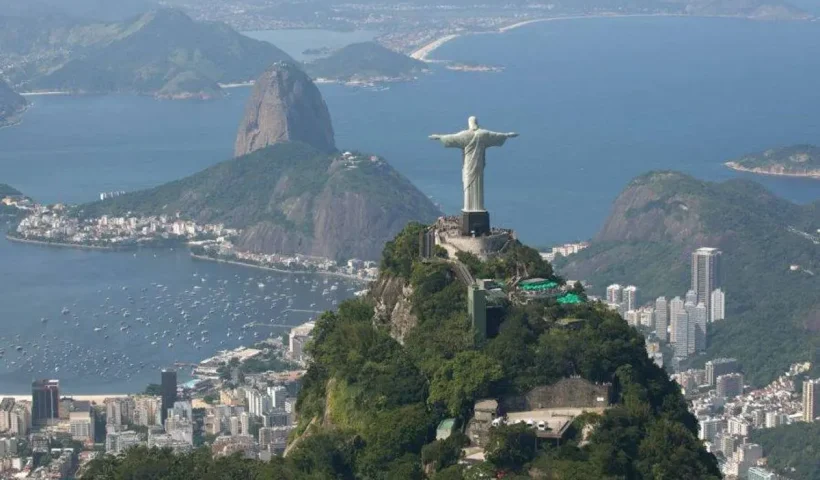 Brasil Catat Rekor Wisatawan Asing, Kedatangan Internasional Melonjak 37 Persen