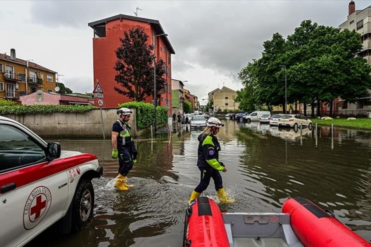 Hujan Ekstrem Melanda Italia, Banjir Bandang dan Longsor Ganggu Aktivitas Warga