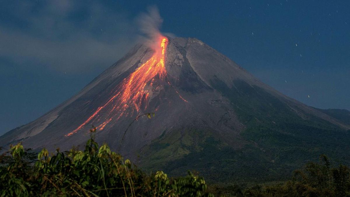 Merapi Kembali Meluncurkan Awan Panas 2 Kilometer, Warga Diminta Tingkatkan Kewaspadaan