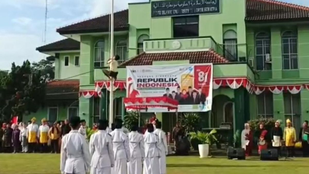 Satpam UINSU Panjat Tiang Bendera, Selamatkan Upacara HUT ke-81 RI dari Gangguan