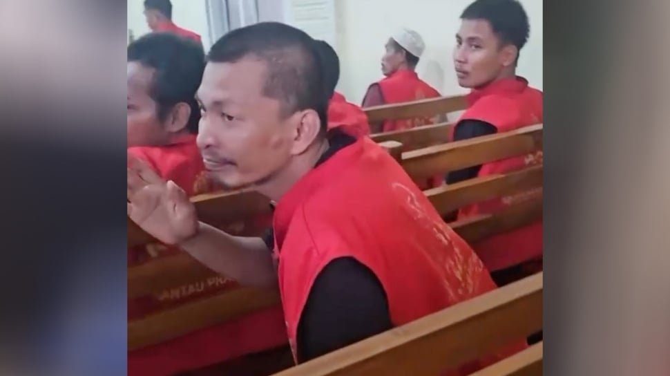 Viral Guru Jadi Terdakwa Usai Disiplinkan Siswi, Benarkah Terjadi Kriminalisasi?